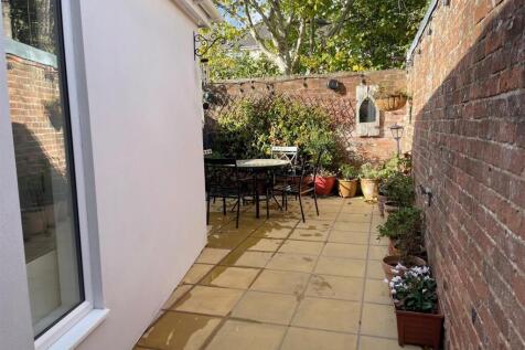 Walled Courtyard Garden
