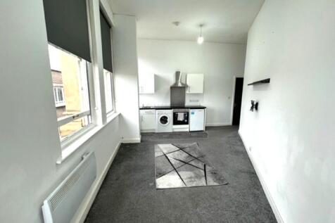 LIVING ROOM/KITCH...