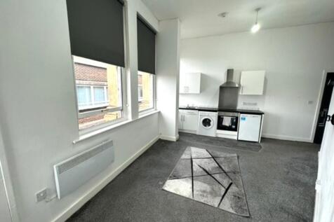 LIVING ROOM/KITCH...