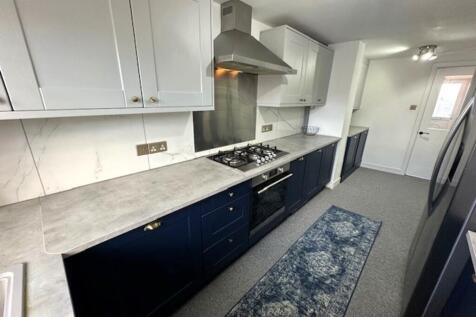 KITCHEN/BREAKFAST