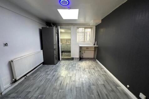 LIVING/DINING