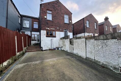 REAR YARD/DRIVEWA...