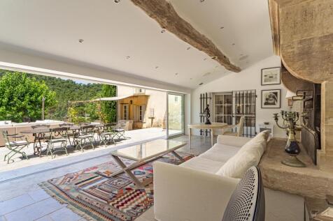 Provencal house for 