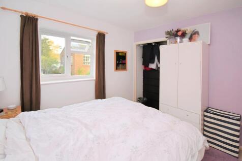 7283e1d0-Bedroom
