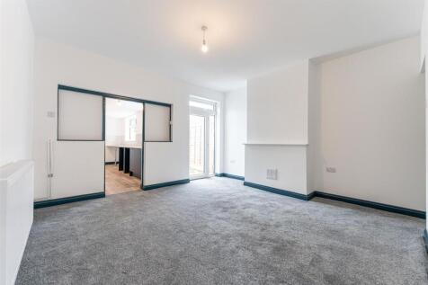 160 Lightwood Road - by Ralph Media Group 01112.jp