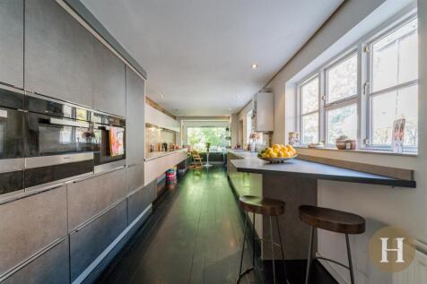 Hadleigh Estate Agents-12.jpg