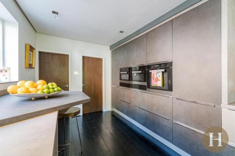 Hadleigh Estate Agents-16.jpg