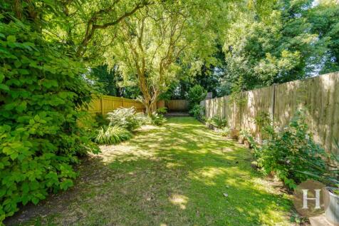 Hadleigh Estate Agents-67.jpg