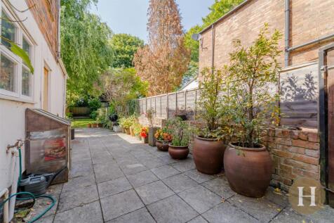 Hadleigh Estate Agents-72.jpg