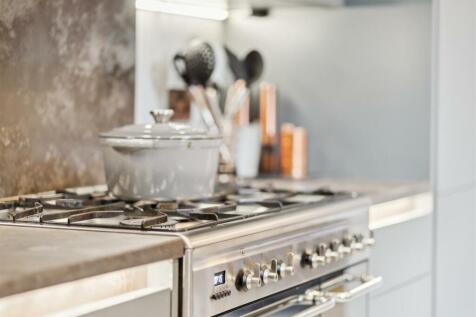 Feature Range Cooker