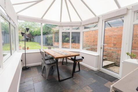 Garden/Dining Room
