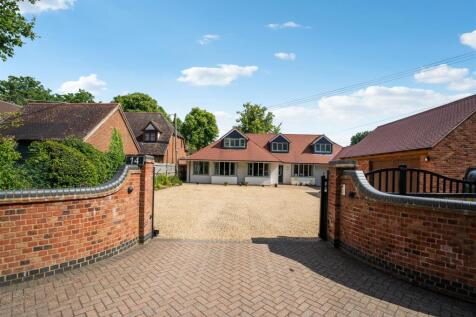 Gated Entrance/Driveway