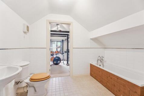 SECOND FLOOR BATHROOM