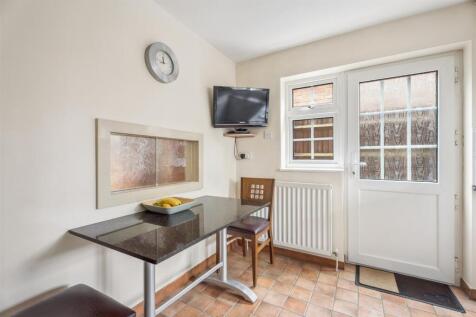 KITCHEN BREAKFAST ROOM