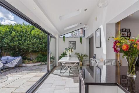 Kitchen / Dining