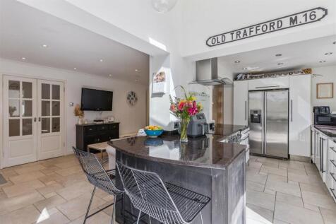 Kitchen / Dining