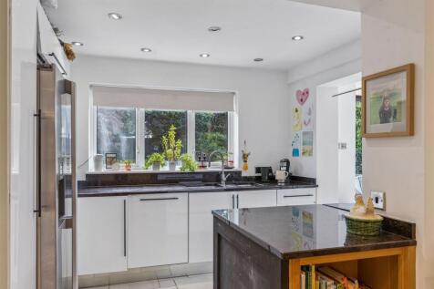 Kitchen / Dining