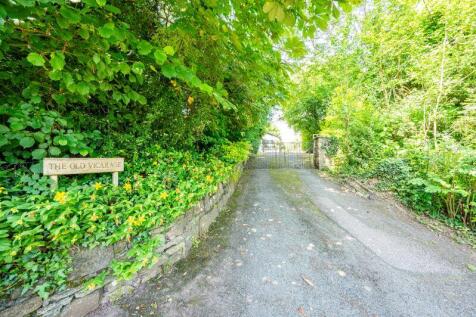 Entrance Driveway