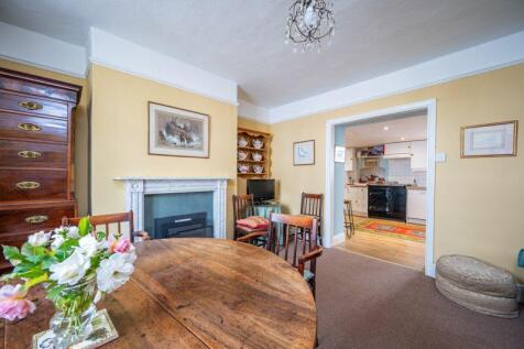 Dining Room through to Kitchen