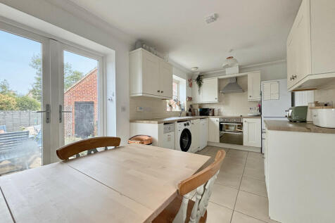 Kitchen/Dining Ro...