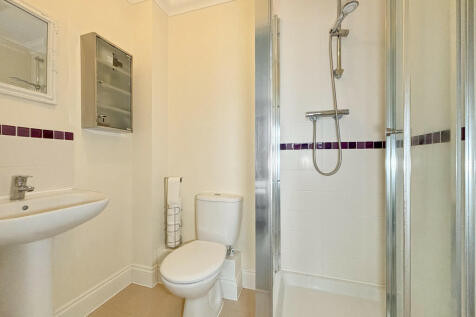 En suite to Bedro...