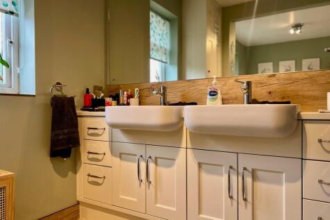 heath bathroom 2