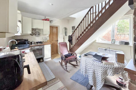 kitchen/dining ar...