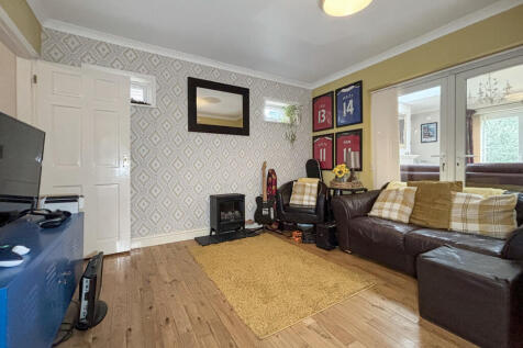 Living room/Dinin...