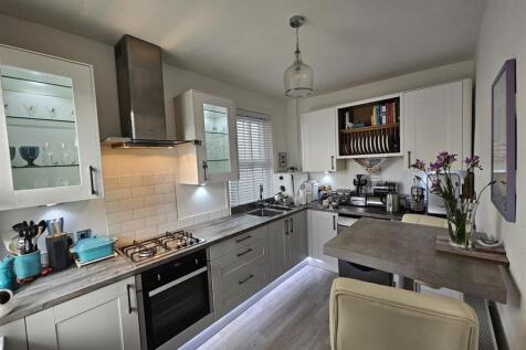 Kitchen 2.jpg