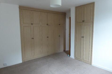 Main bedroom-2.jpg
