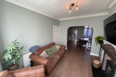 Photo 25-11-2025, 11 23 51.jpg