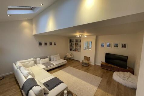 Photo 08-12-2025, 14 23 38.jpg