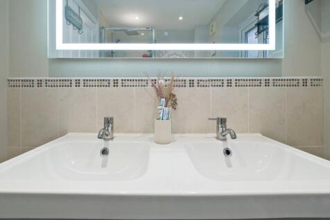 En Suite Sink