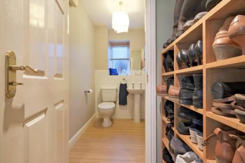 Cloakroom / W.C.