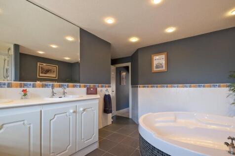 Primary En Suite