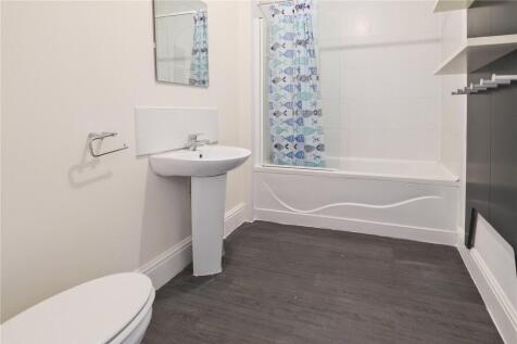 32 Br - Bathroom
