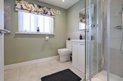 1st Floor Bathroom