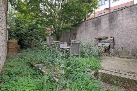 Garden To Side