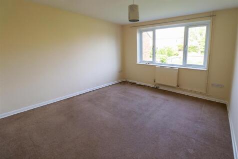 Bedroom 1.jpg