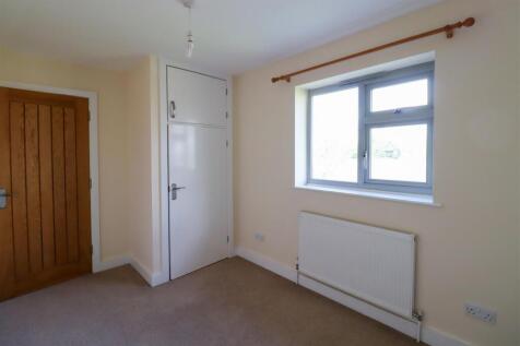 Bedroom 4.jpg