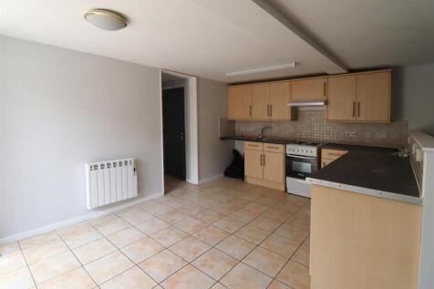 Kitchen 2.jpg