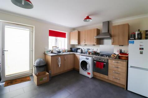 Kitchen 2.jpg