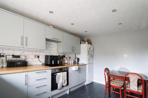 Kitchen 1.jpg