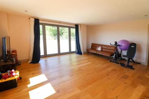 Living Room.jpg
