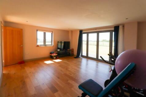 Living Room 2.jpg