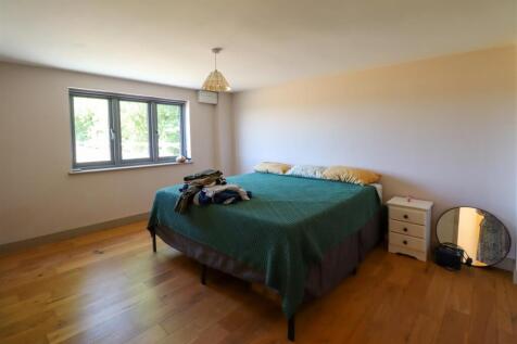 Bedroom.jpg