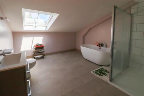 Bathroom.jpg