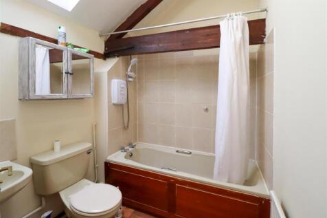 Bathroom.jpg
