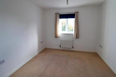 Bedroom 1.jpg