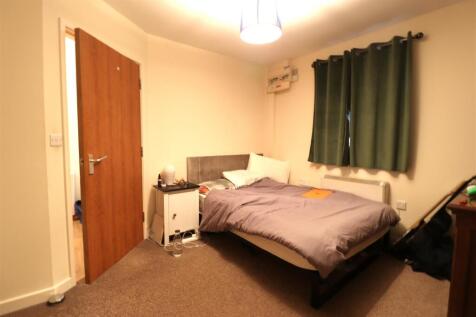 Bedroom.JPG